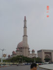 Putra Mosque next to Prime Minister's Building